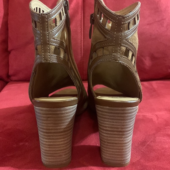 Franco Sarto Tan Suede Greenwich Open Toe Booties Size 9 - Picture 4 of 11